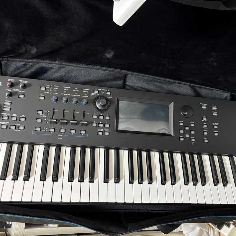 YAMAHA MODX6の画像